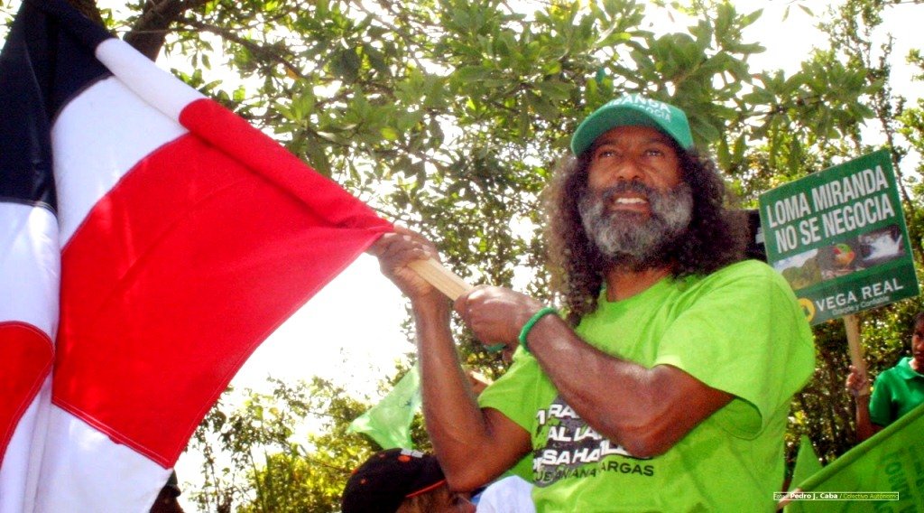 Padre Nino Ramos en Loma Miranda